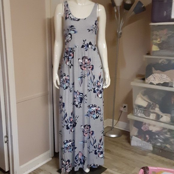 SO Dresses & Skirts - SO Grey Floral Maxi